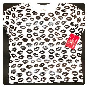 *NWT* True Religion "Lips All Over" Tee (M)